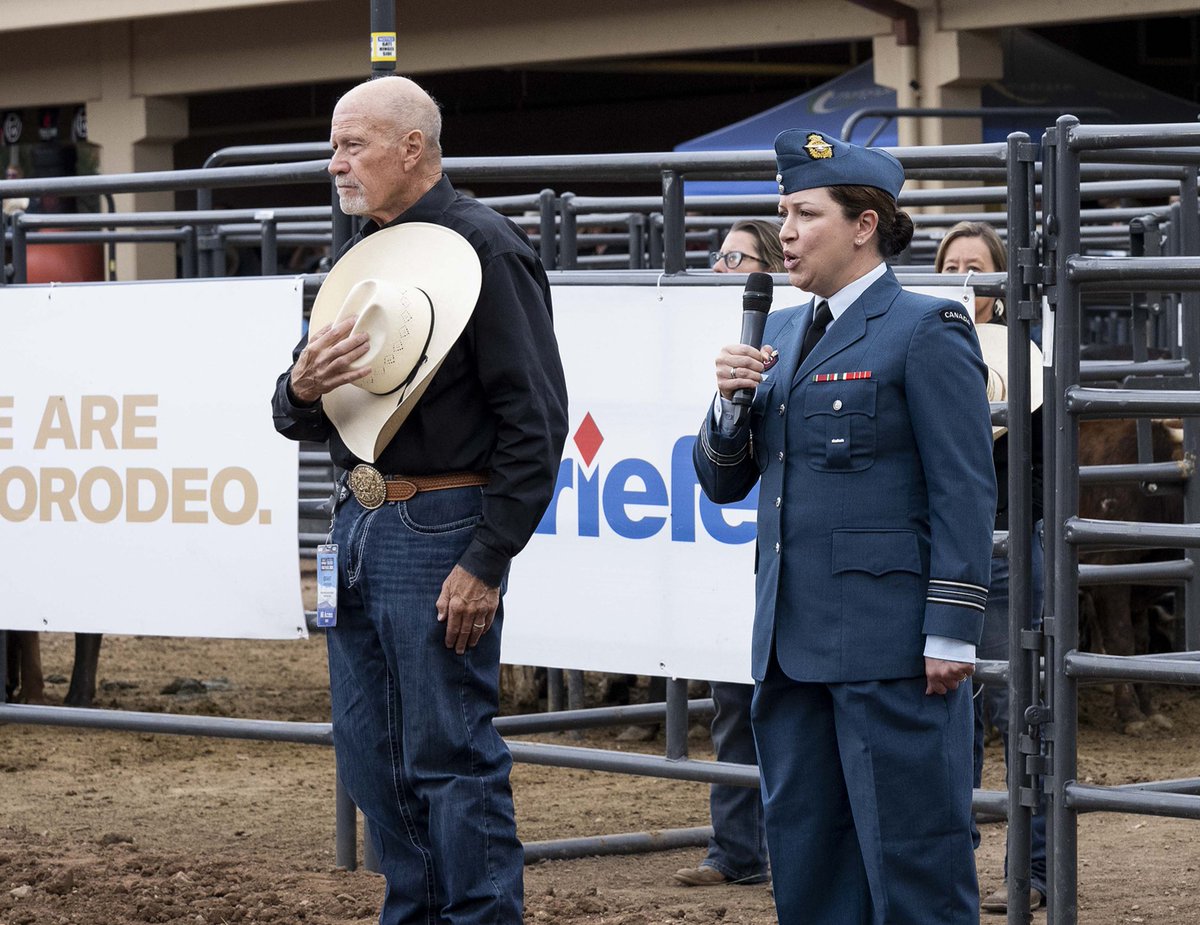USNorthernCmd's tweet image. Celebrating tradition, patriotism, and partnership. 🇺🇸🇨🇦
Gen. Guillot, NORAD & USNORTHCOM Commander, joined the Pikes Peak or Bust Rodeo — honoring service, community, and tradition with a NORAD CF-18 flyover, great performances of both U.S and Canadian National Anthems, and…