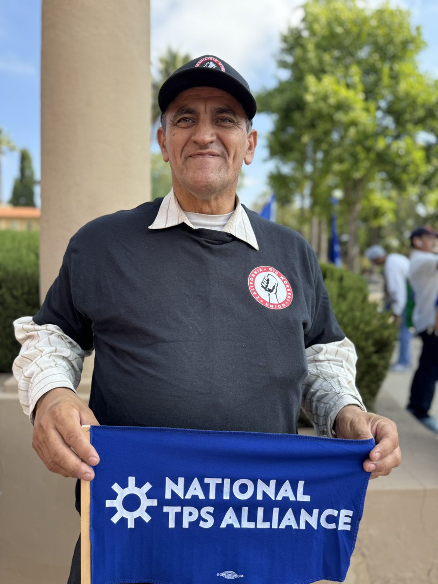 SEIU_Saenz's tweet image. We will not allow the Trump regime to strip Black and brown workers of deportation protection and work permits without a fight! @SEIU721 @seiuusww @32BJSEIU members are outside the oral hearing to defend Temporary Protected Status. #WeMakeAmericaWork #TPSjustice