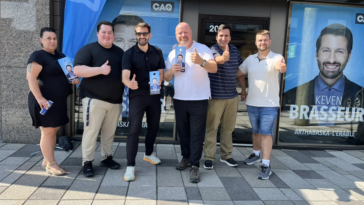 KevenBrasseur's tweet image. Sur le terrain aujourd’hui en compagnie du ministre @IanLafreniere pour aller à la rencontre des citoyens et citoyennes de Victoriaville. 🩵
Votre présence et votre engagement sont grandement appréciés!😊
#CAQ #arthabaskalerable