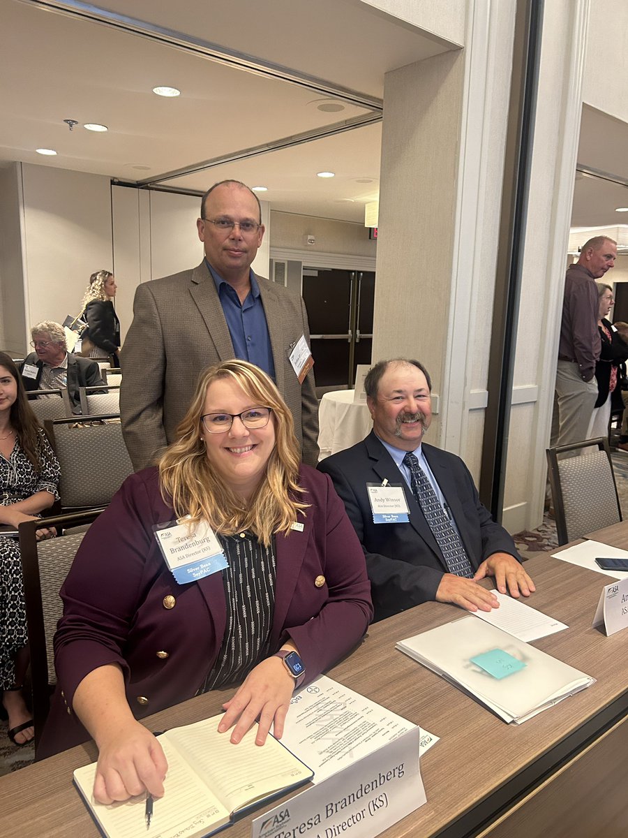 KsSoybean's tweet image. Yesterday was a busy day in D.C. for Kansas soybean growers. The morning started with a soil health roundtable with @secBrooke, @RogerMarshallMD along with other industry stakeholders.
Then, farmer-leaders attended @ASA_Soybeans issues forum to prepare for Hill visits.