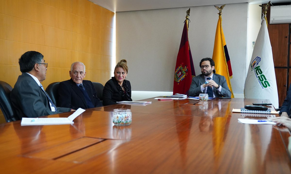 #IESSteInforma | Escuchamos las dudas y propuestas de la Confederación Nacional de Jubilados del Ecuador 🇪🇨 

Además, marcamos la hoja de ruta para un ¡trabajo conjunto por nuestros jubilados!