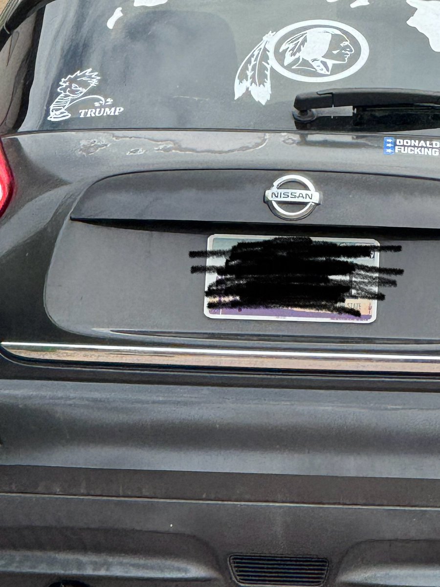 SkinsFanInAZ's tweet image. LMAO the irony… Does this guy know Trump wants the ‘Skins back?? I guess piss on him anyway though… 🥴#Trump #Redskins #HTTR #Ironic