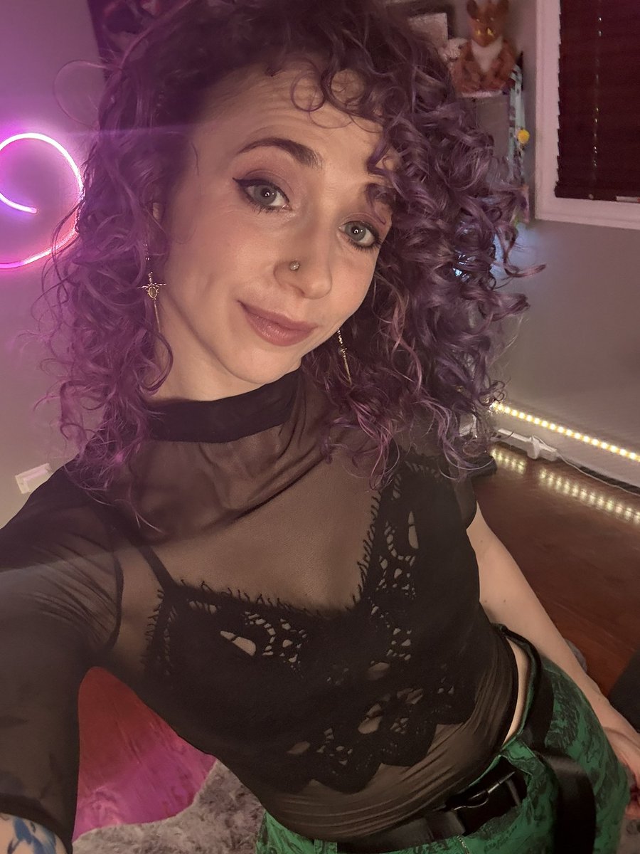 curlybdancer's tweet image. I got a cool box! Wanna see what’s in it!?!?
We will be opening live on Twitch then playing more DUUUUUNE!
┆
┆
╰┈➤ˎˊ˗ twitch.tv/curly
╰┈➤ˎˊ˗ youtube.com/@curlybdancer