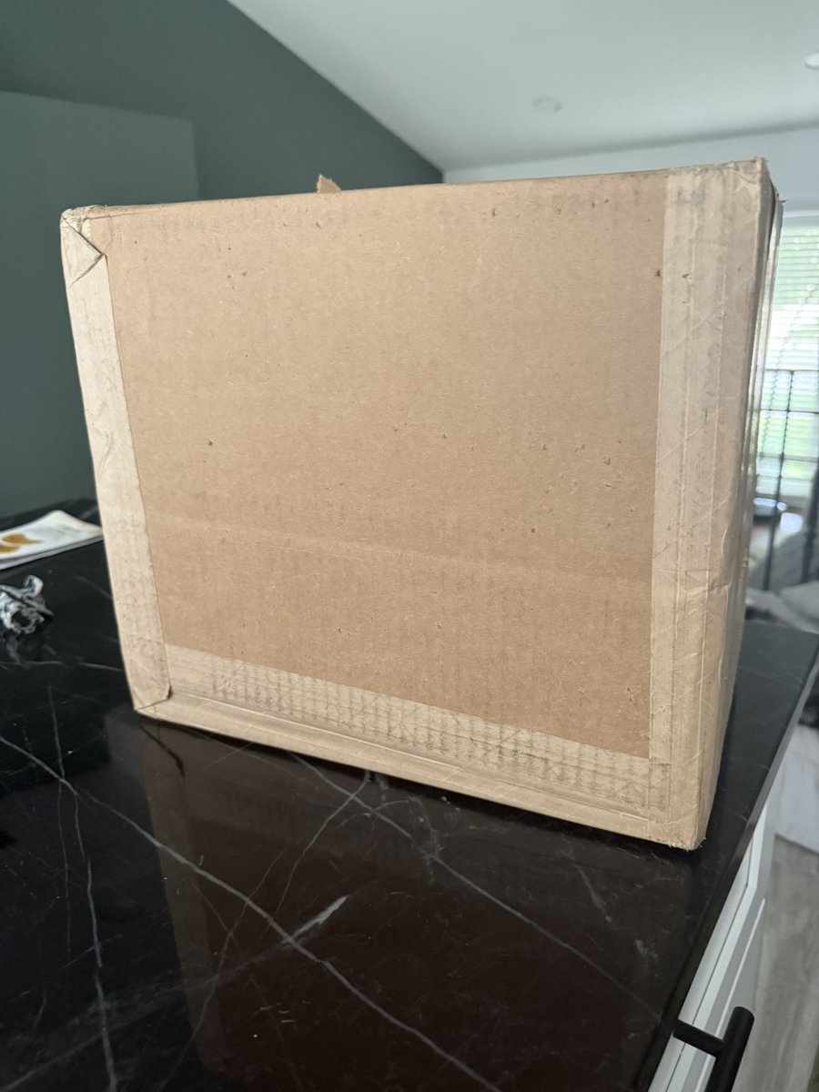 curlybdancer's tweet image. I got a cool box! Wanna see what’s in it!?!?
We will be opening live on Twitch then playing more DUUUUUNE!
┆
┆
╰┈➤ˎˊ˗ twitch.tv/curly
╰┈➤ˎˊ˗ youtube.com/@curlybdancer