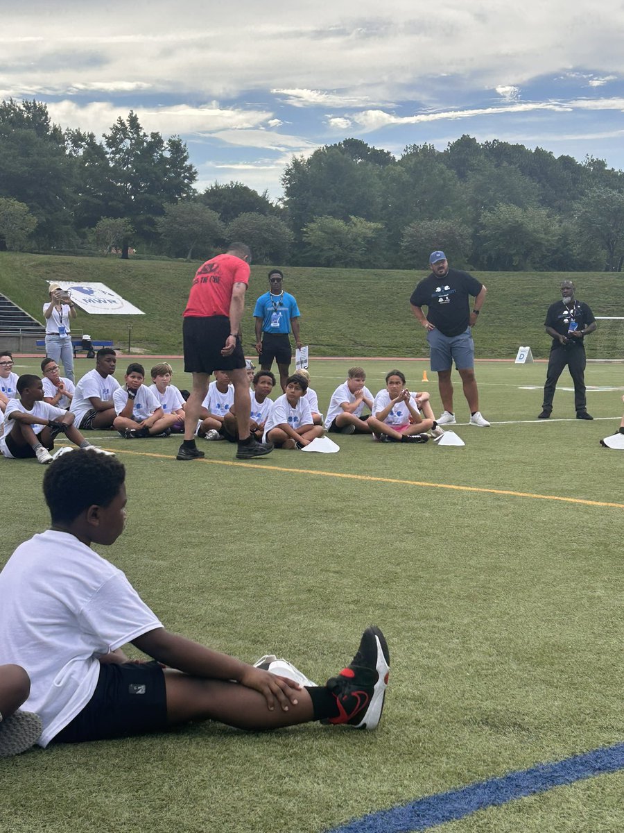 9Cannonball's tweet photo. Never pass up an opportunity to mold young minds in our military community. Given back and paying it forward https://t.co/iXbVvu3nL4