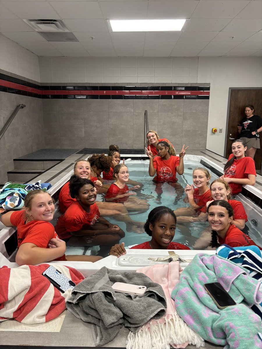 Thompson_Vball's tweet image. We chllin' after 10 straight days of volley! Thanks to our awesome athletic trainer Emily for taking such good care of our girls even if there were tears! #RTB