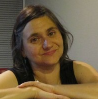 Izaskun Ellakuriaga laguna joan zaigu. Eraz-en hasi eta @DurangokoAzoka raino, EUSKAL kazetaritzaren eta komunikazioaren ezinbestekoa, emakume handi-handia. Besarkada handia familiari zein @bizkaiairratia eta @gerediaga ko lagunei