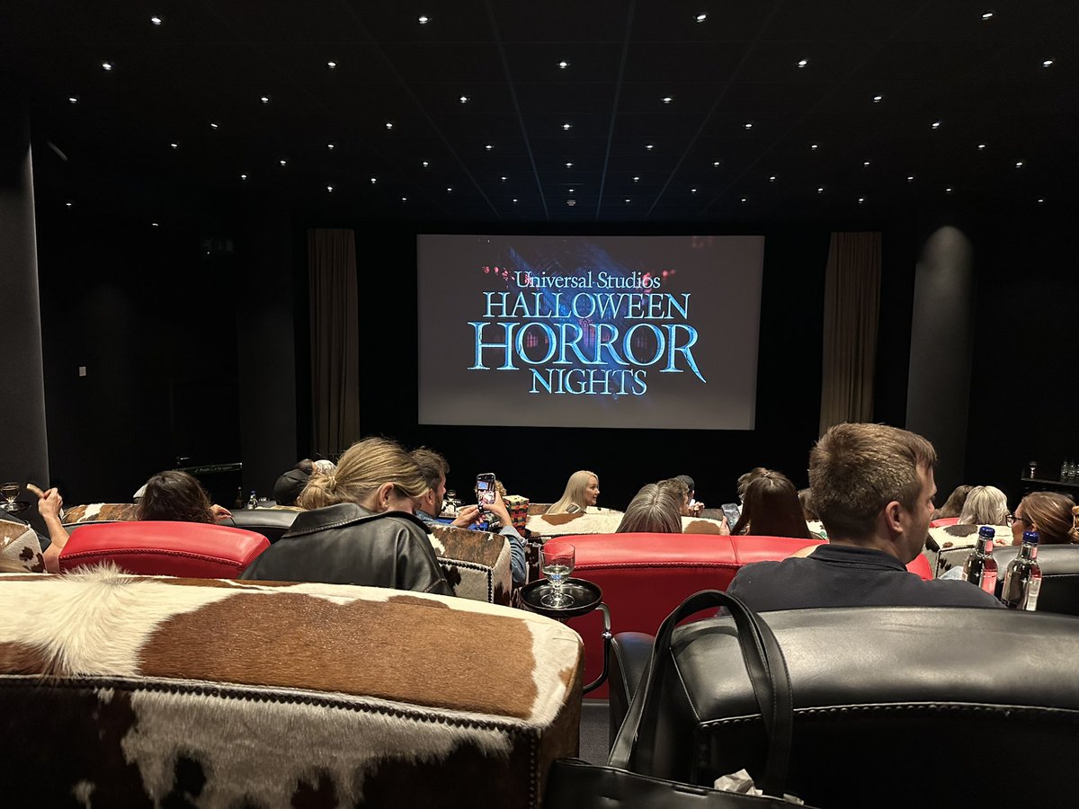 darren_scott's tweet photo. In fact, there are so many water effects in the #Terrifier house at #HHN that guests will have the option of choosing a dry or wet path when exiting! #HHN34 https://t.co/IxaaMYujRS