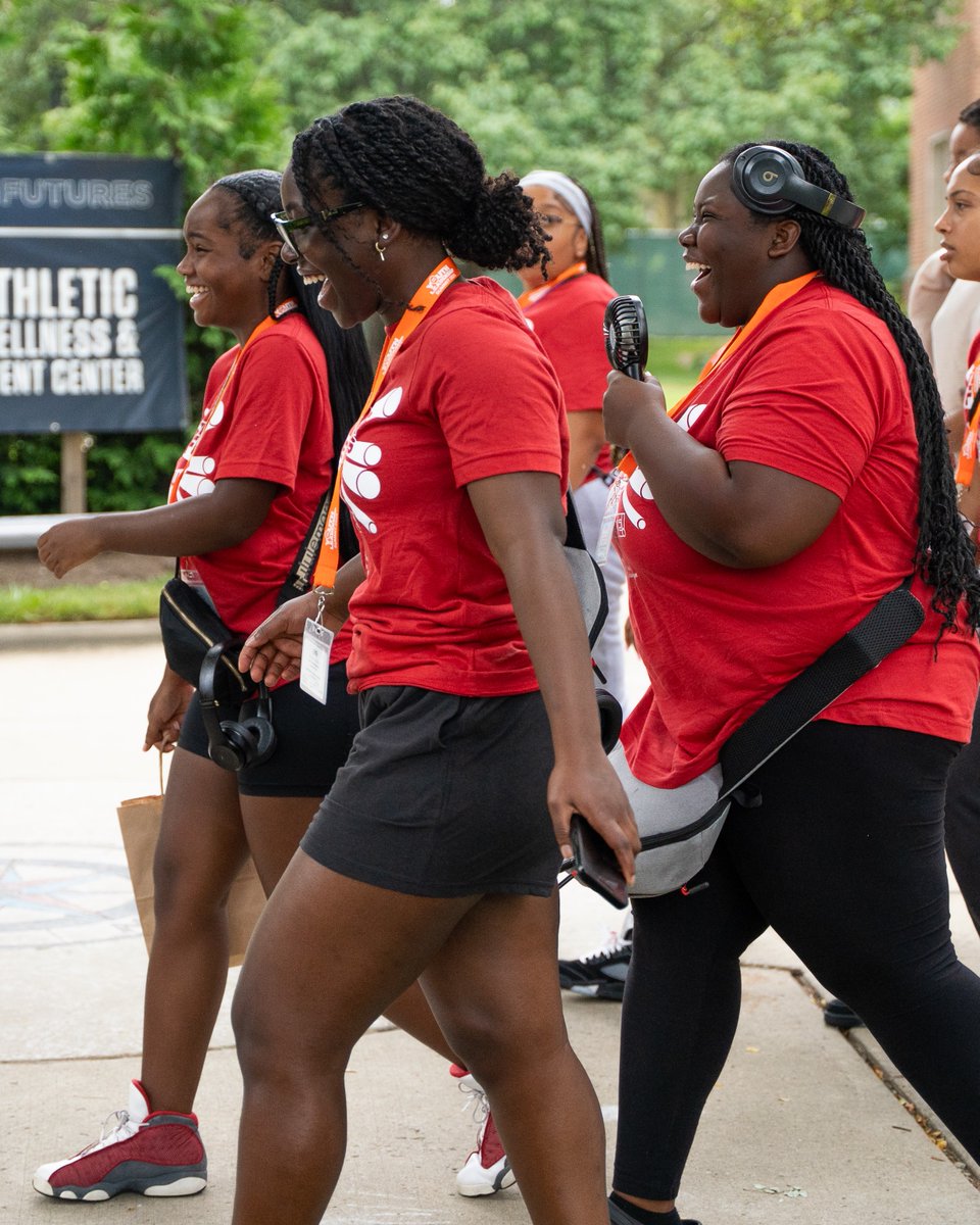 JohnCarrollU's tweet image. JCU is buzzing with energy as we welcome nearly 400 high school students and Urban League mentors for the 2025 National Urban League Youth Leadership Summit! 💼💙 We're proud to host this inspiring event and share our campus, values, and vision for a more just future.