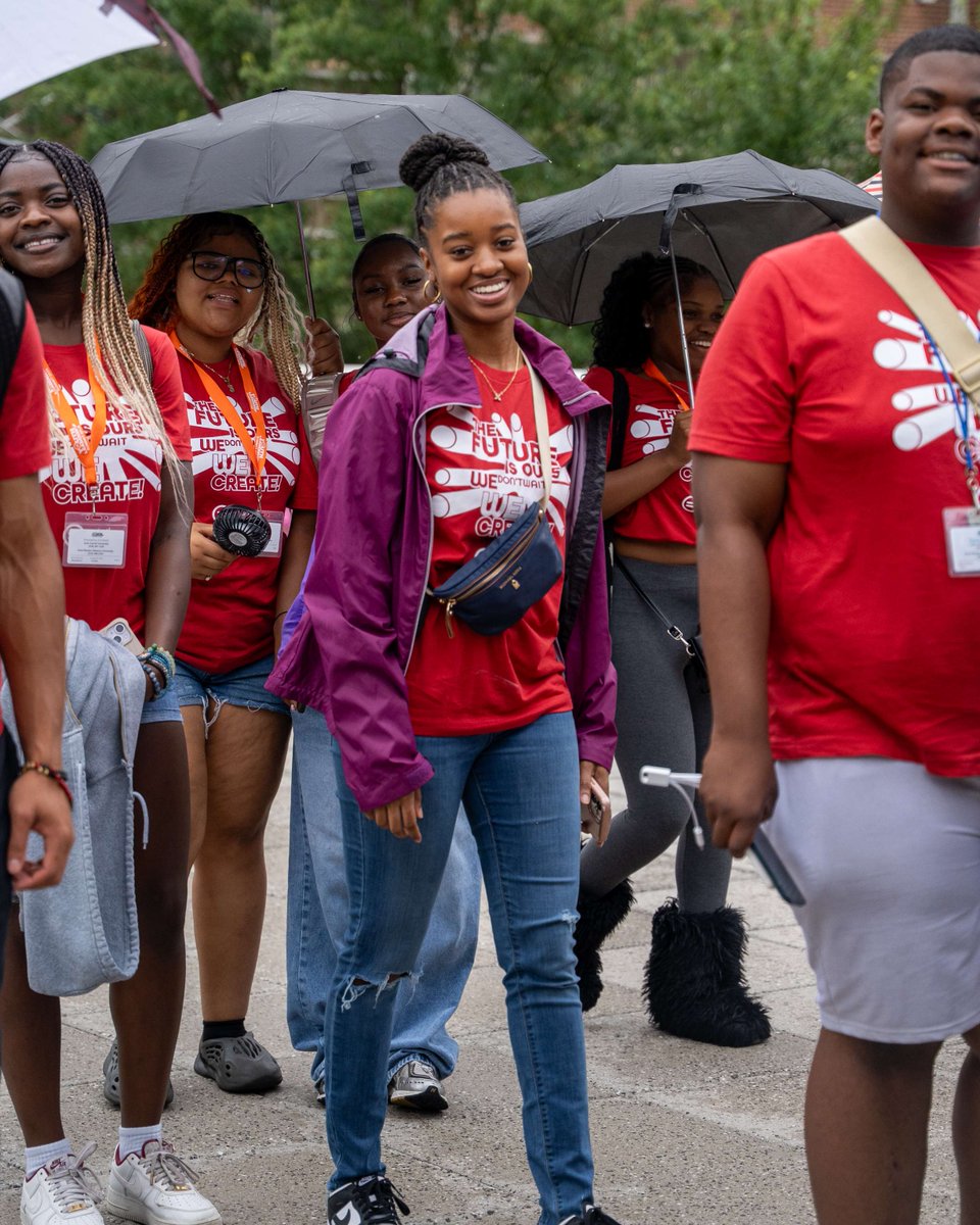 JohnCarrollU's tweet image. JCU is buzzing with energy as we welcome nearly 400 high school students and Urban League mentors for the 2025 National Urban League Youth Leadership Summit! 💼💙 We're proud to host this inspiring event and share our campus, values, and vision for a more just future.