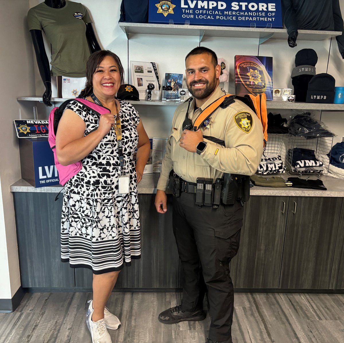 LVMPDSCAC's tweet image. 🎒Back to School is right around the corner and we're getting ready. Thanks to @lvmpdfoundation for the backpack donations.