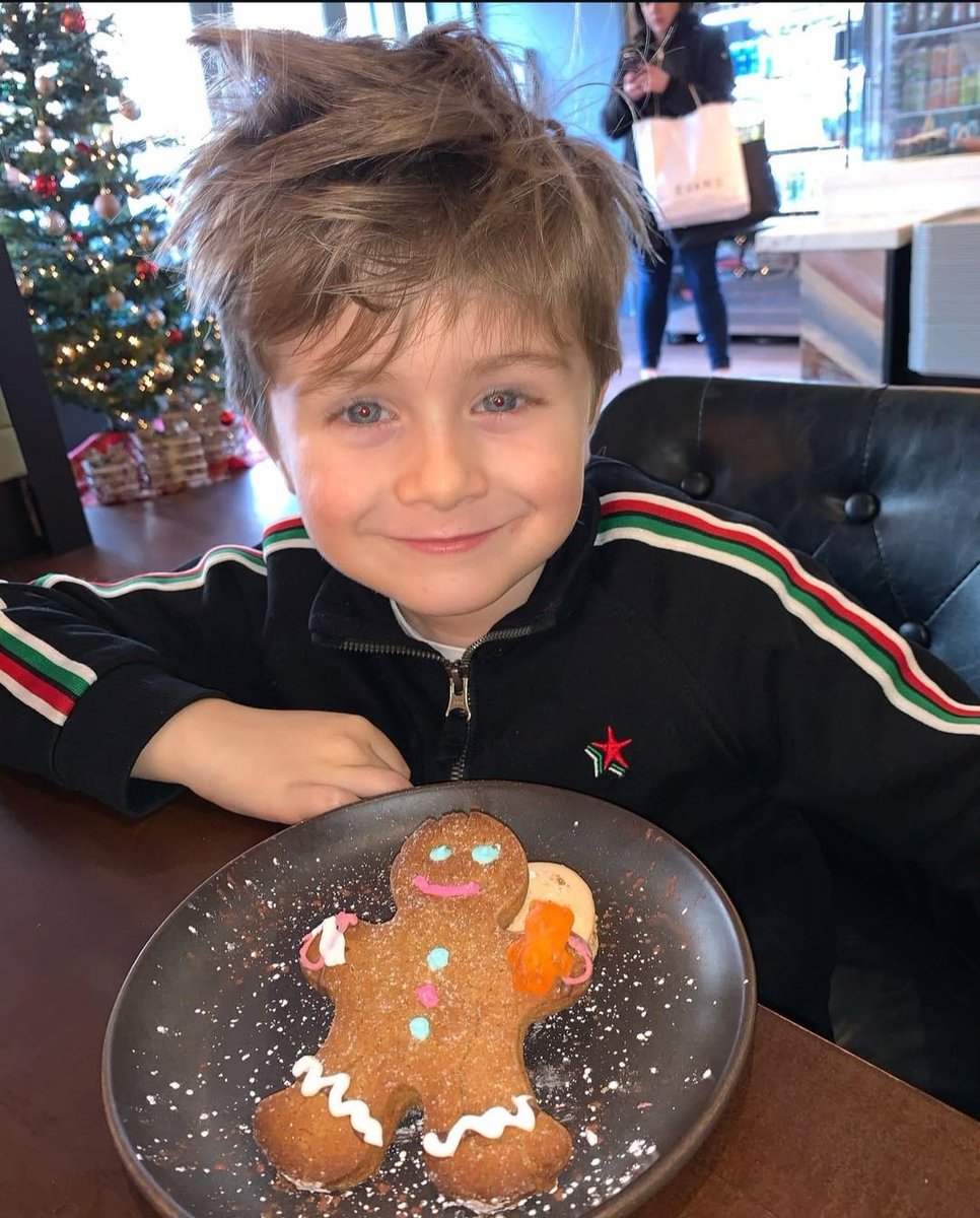 BoybandsCrazy's tweet photo. Happy 12th Birthday Theo!! 
Hope You Have A Magical Time With Your Family&amp;Friends!! 
Lots Of Love Rosie C Xo 
🎈🎉🎁🧁🎊👪 #HappyBirthdayTheoHoran @theoHOfficial_ https://t.co/ijfoS14aMV