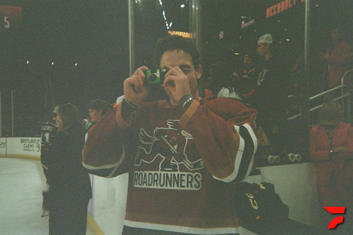 FloHockey's tweet image. During the AHL All-Star Classic, we set a couple of the players loose with a disposable camera, and Flomin has finally decided you get to see the results 📸
...do you want to see more? 🫣
#AHL #AHLAllStar