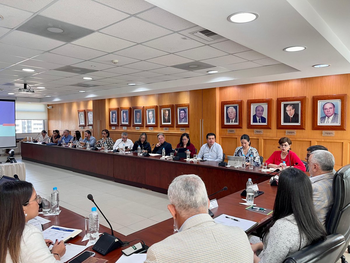 Comité Empresarial Ecuatoriano (@ceecuatoriano) on Twitter photo 🤝 Nuestro presidente Juan Carlos Navarro y líderes gremiales participaron en la construcción del Plan Nacional de Desarrollo 2025–2029, junto al ministro de <a href="/Produccion_Ecu/">Ministerio de Producción</a> Luis Alberto Jaramillo y la Secretaría Nacional de Planificación.
💼 Un espacio para dialogar sobre 🤝 Nuestro presidente Juan Carlos Navarro y líderes gremiales participaron en la construcción del Plan Nacional de Desarrollo 2025–2029, junto al ministro de <a href="/Produccion_Ecu/">Ministerio de Producción</a> Luis Alberto Jaramillo y la Secretaría Nacional de Planificación.
💼 Un espacio para dialogar sobre