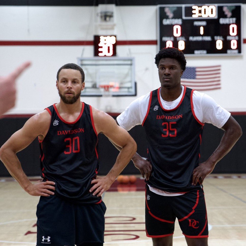 Davidson Assistant GM Steph going to work 🔥🫡 

(via <a href="/DavidsonMBB/">Davidson Basketball</a>)