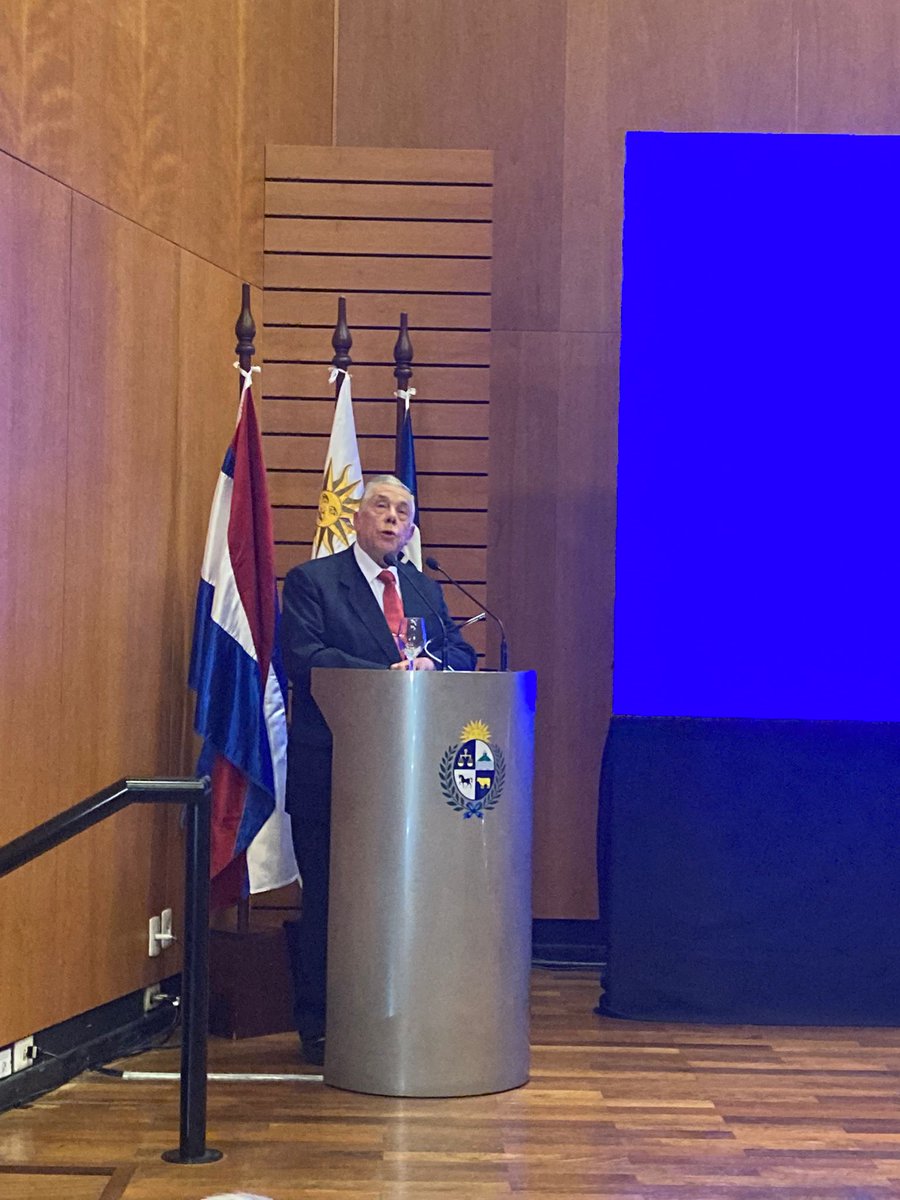 Ayer 15 de julio tuve el honor de participar en la celebración de los 40 años de la reinstitucionalización de la Oficina Nacional del Servicio Civil.