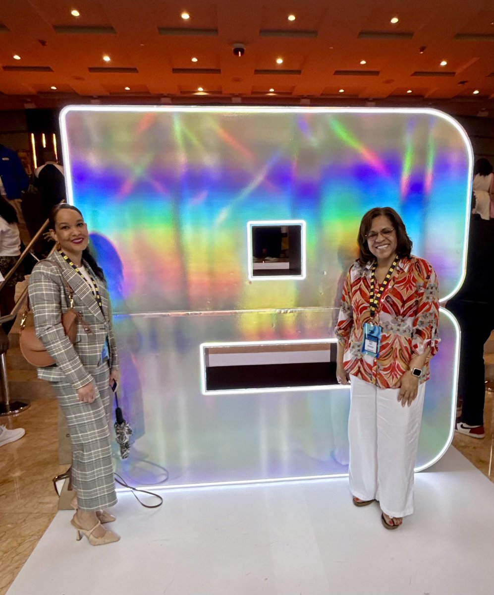 foulksd's tweet image. What a powerful conversation with @fawnweaver on scaling a business and building an iconic brand! She took us to church! Love it! 👏🏽👏🏽👏🏽👏🏽#blacktechweek