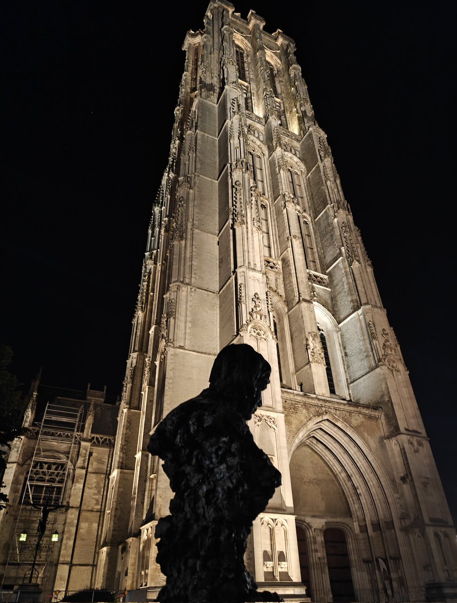 Markec's tweet photo. Mechelen & Louis Neefs bij nachte... β’ Slaapwel ! β’ 16.07.2025~ #2800love https://t.co/no1656nkkL