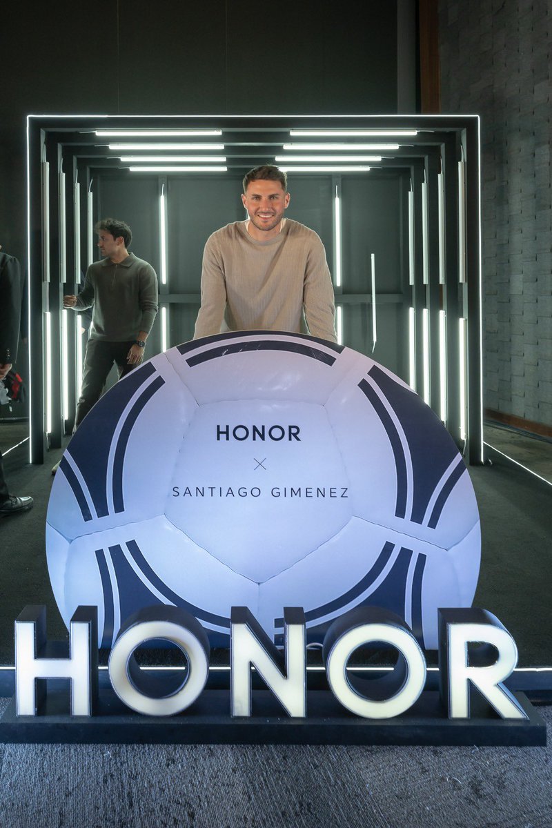 Santgimenez_'s tweet image. Muchas gracias @HONOR_Mexico por haber hecho posible tan increíble momento. Nos veremos muy pronto
#HONORxSantiGimenez