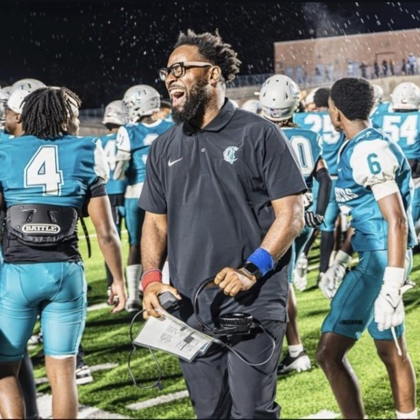 CoachJackACHS's tweet image. Happy Birthday to my brother @Coach_Aye Keep crushing your goals and changing lives bro! Appreciate you dog!
San Antonio ain't ready haha!!
