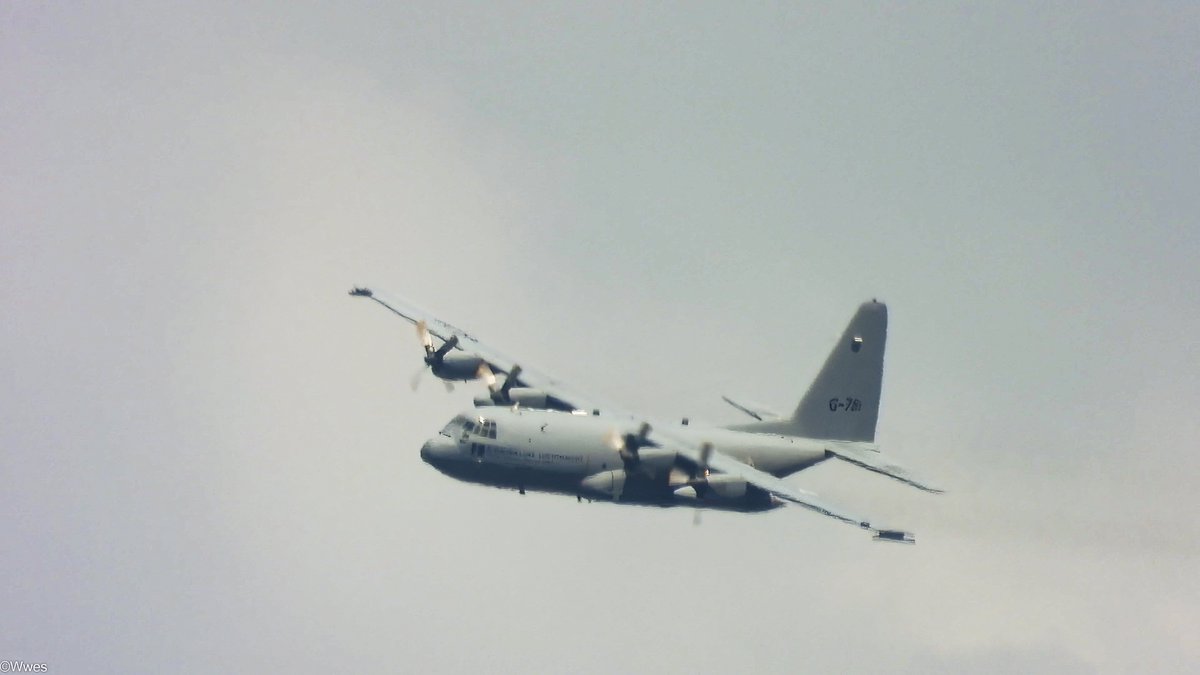 wesleyb1989's tweet photo. 16-7: Here is mine shot π«‘.
#NAF74
#480C05 (G-781)
#RNLAF #C130 LOCKHEED C-130 #Hercules #336sqn @VlbEindhoven @Kon_Luchtmacht @MennoSwart na rondje #nijmeegse #4Daagse
(#NLspot #Planespotting #Nikon #P950 #P1000 #Aviation #Avgeek #ADSB) https://t.co/CuBWjijtzN