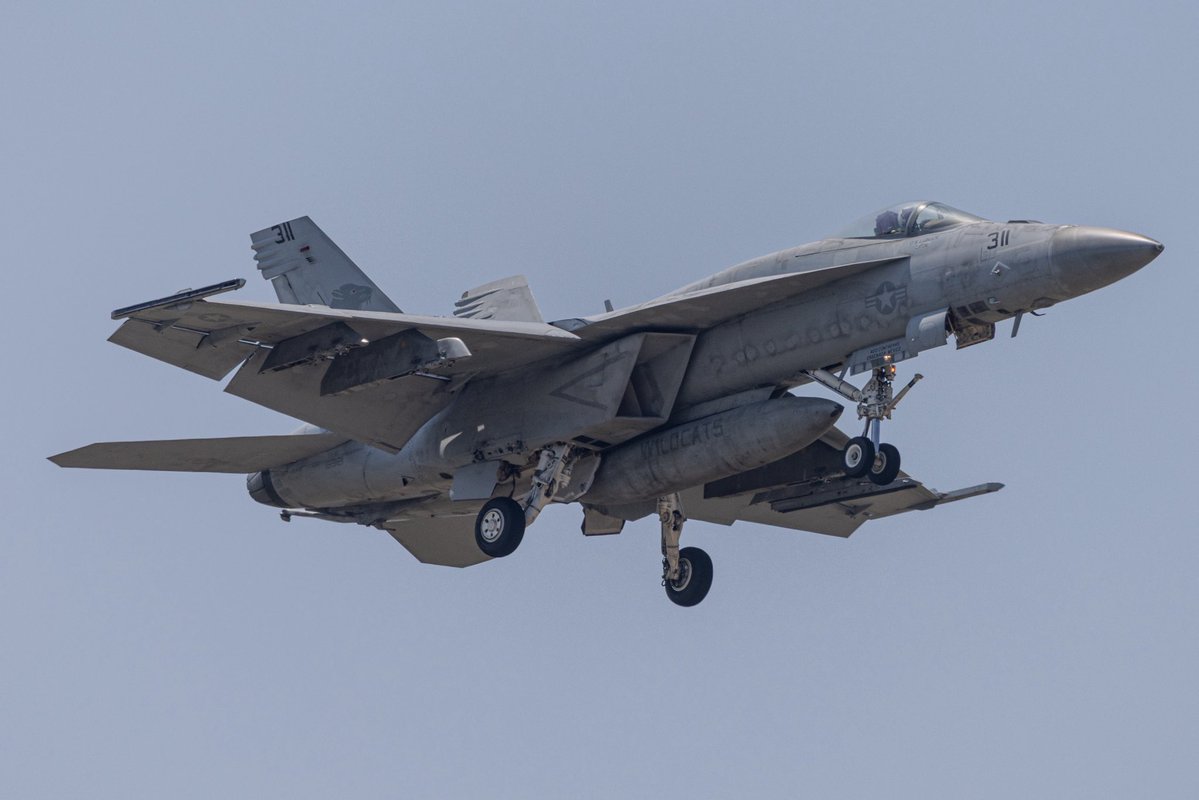 mhtplanes's tweet image. WILDCAT11 flight stopping by Pease this afternoon before heading back home to Oceana!
