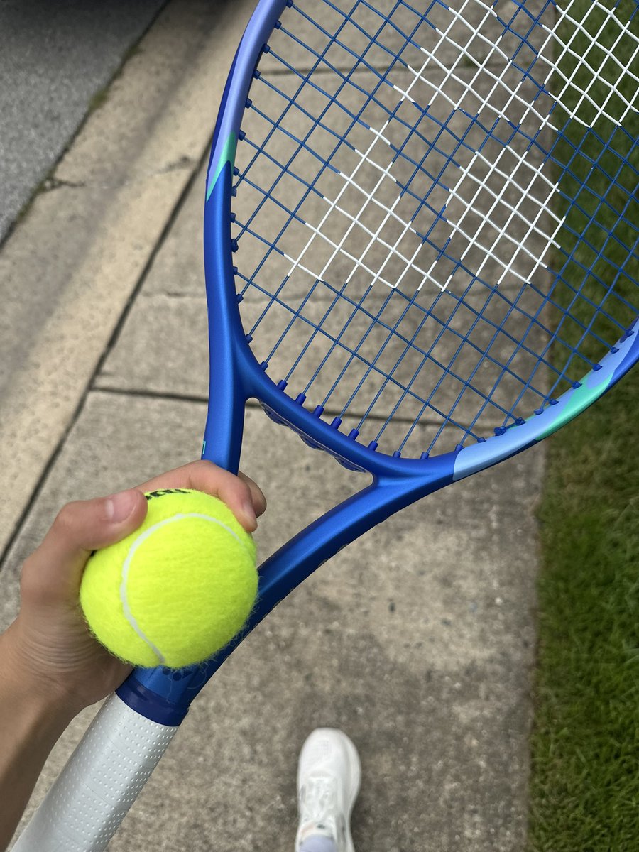 테니스 치러간다고 승희한테 칭찬 받은사람? 
ㄴZㅓ예요