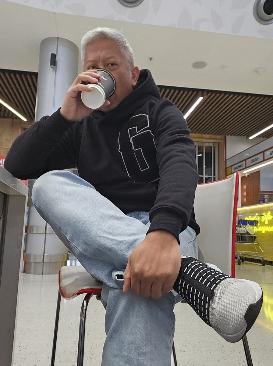 Berns_B_Bee's tweet photo. Matches the hoodie

#morningcoffee☕️ 

#woyft 
#kotd👟 
@nike 
#nikeflyknit 

#wywt 
#ootd 
@geedupco
#sneakers 
#kicksoftheday https://t.co/blhy4xUjug