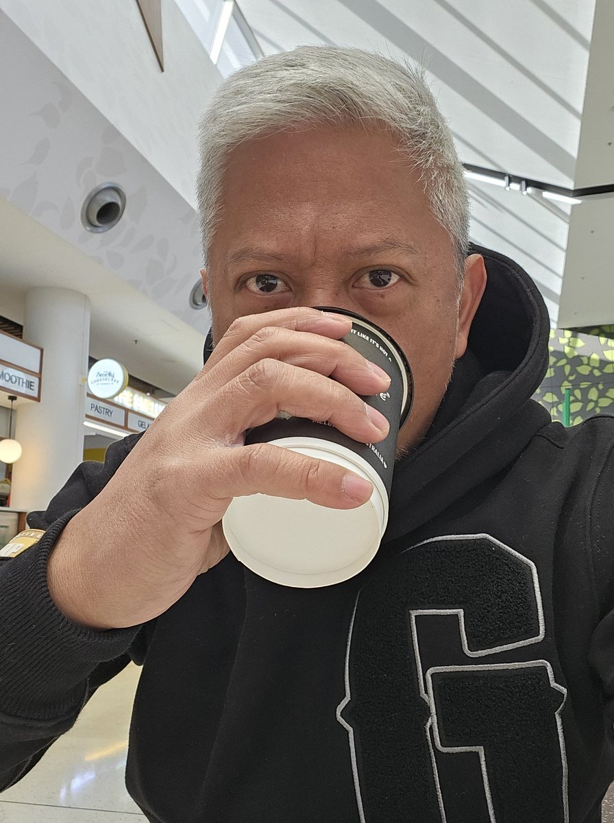 Berns_B_Bee's tweet photo. Matches the hoodie

#morningcoffee☕️ 

#woyft 
#kotd👟 
@nike 
#nikeflyknit 

#wywt 
#ootd 
@geedupco
#sneakers 
#kicksoftheday https://t.co/blhy4xUjug