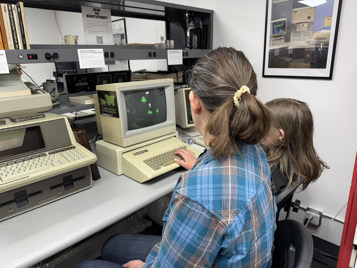 sdf_pubnix's tweet image. Oregon Trail on the Apple ][e

What is your favorite Apple?