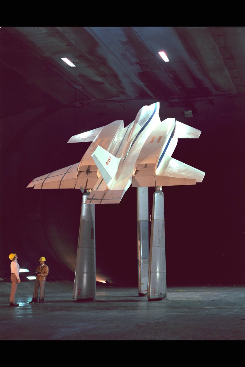 mach_muse's tweet photo. VSTOL fighter model in the NASA Ames subsonic wind tunnel.
📸 Credit: Bob Carnahan and @NASA
#WindTunnel #NASA #VSTOL #avgeek https://t.co/CmVKjjDgPe