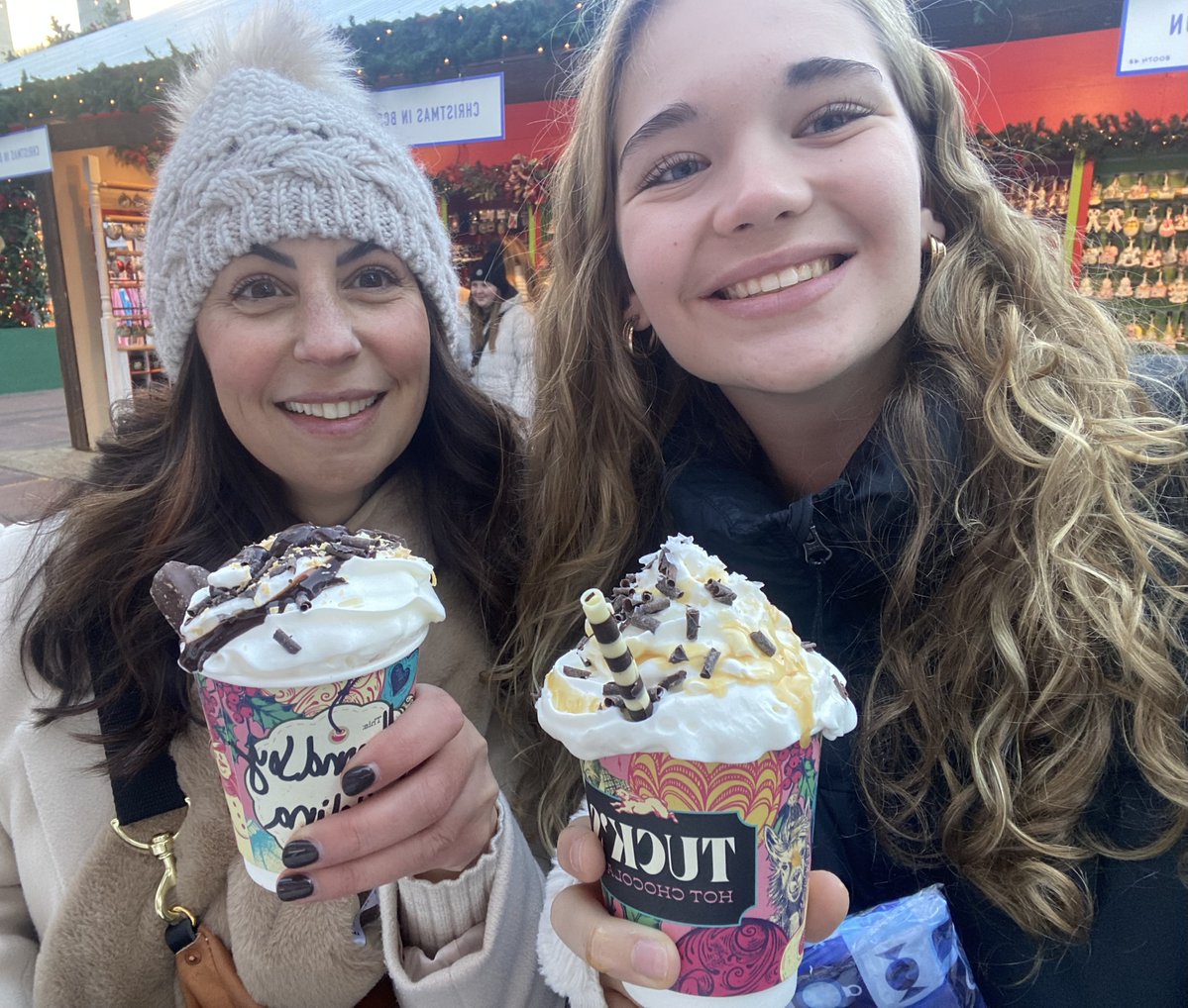 Happy #NationalIceCreamDay! Sweet treats have always been one of the best ways for AFSers to make memories together.🍦

Learn how you can make intercultural connections in your community this year at afsusa.org!

#AFS #AFSUSA