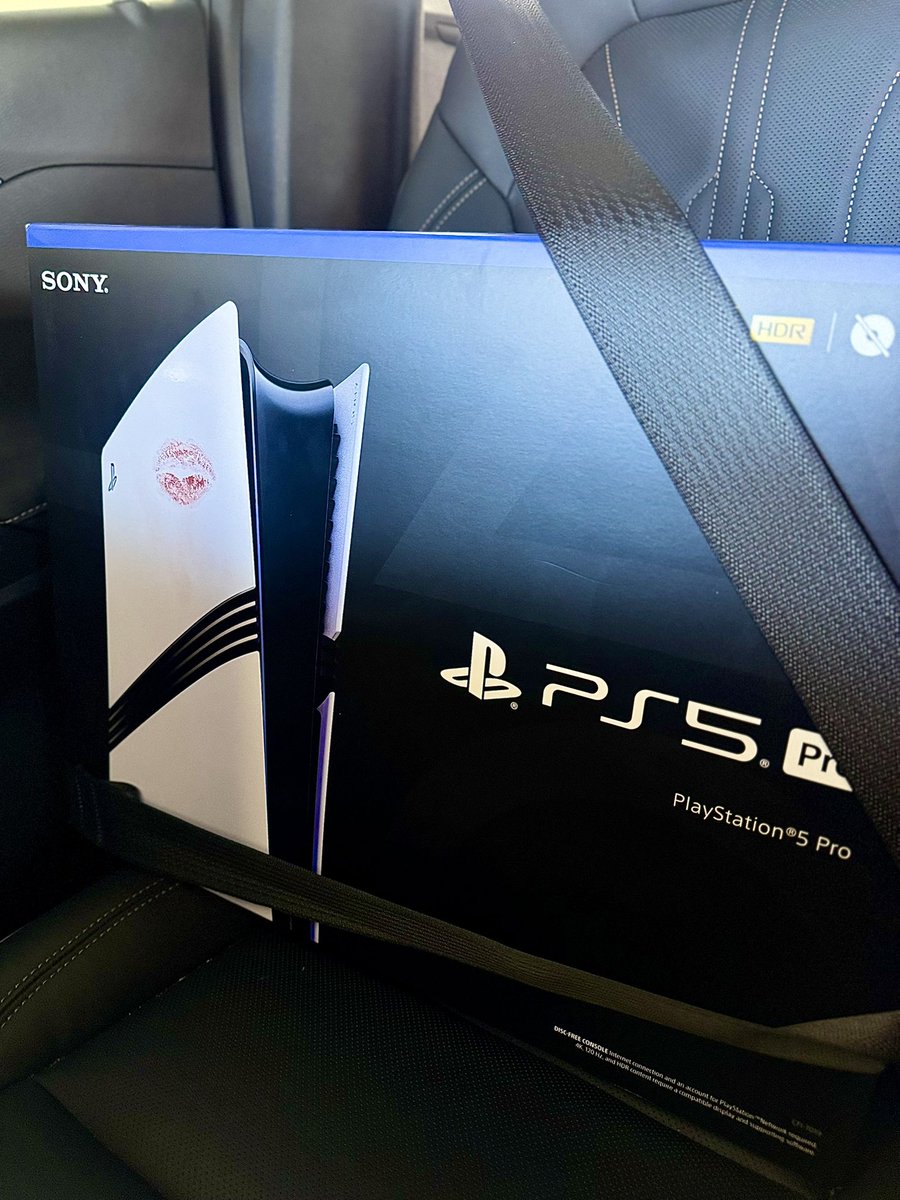 Everyone meet my new boyfriend!
(Hopefully he’s more reliable than my last one)