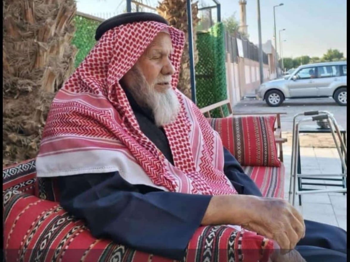 الرجل الصالح صاحب الخلق والدين طيب المعشر عفيف اللسان العم/ صعفق البرازي 
 ( أبوهجر)

أسأل الله أن يغفر له وأن يرحمه وأن يجبر قلب أهله