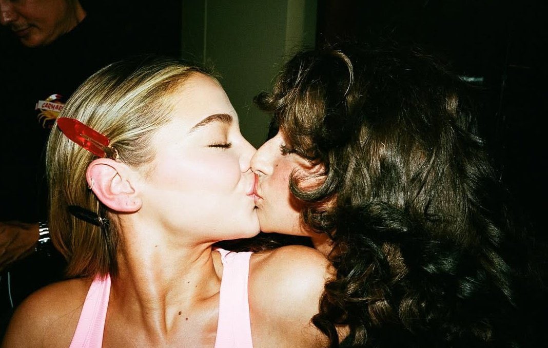 ya 📖 cr: caraval tweet media