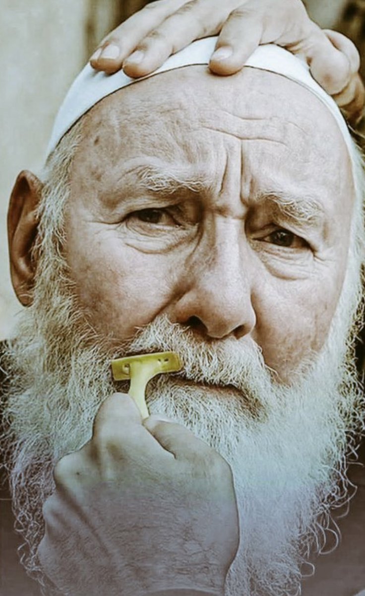 BBassem7's tweet image. This picture encapsulates Syria’s pain.
(Context: Syrian forces loyal to the self-appointed President Ahmad Al Sharaa (aka Jolani) humiliated this older Syrian Druze man before they slaughtered him)