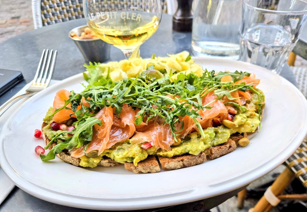 MichelleMoggio's tweet image. Sometimes, the best #gourmet experience in #Paris is the simplest item on the menu #TheParisEffect #RueCler #cafe #delicious #travel