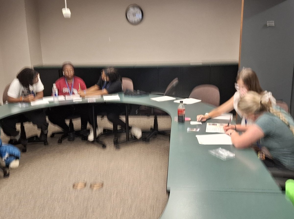 One last #SummerCamp session. This time exploring the importance of nutrient cycles as campers finalize plans for post-apocalyptic survival. #CASEApocalypse <a href="/MissouriSandT/">Missouri S&T</a> <a href="/sandtcase/">S&T College of Arts, Sciences, and Education</a> <a href="/BIOINTERACTIVE/">HHMI BioInteractive</a>
