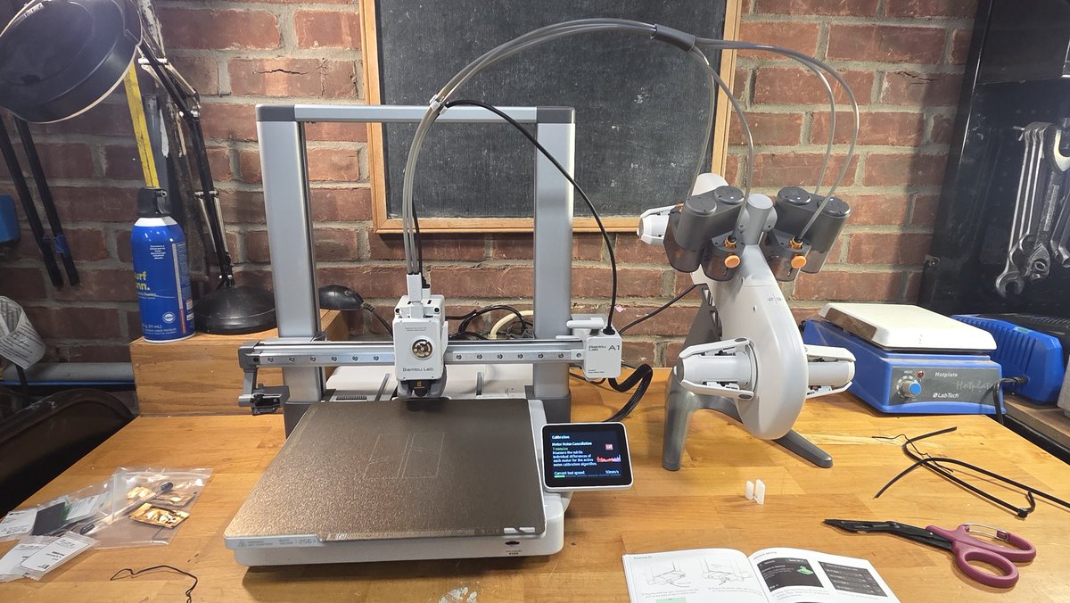 I got a 3d printer, time to do some cool shit 😎