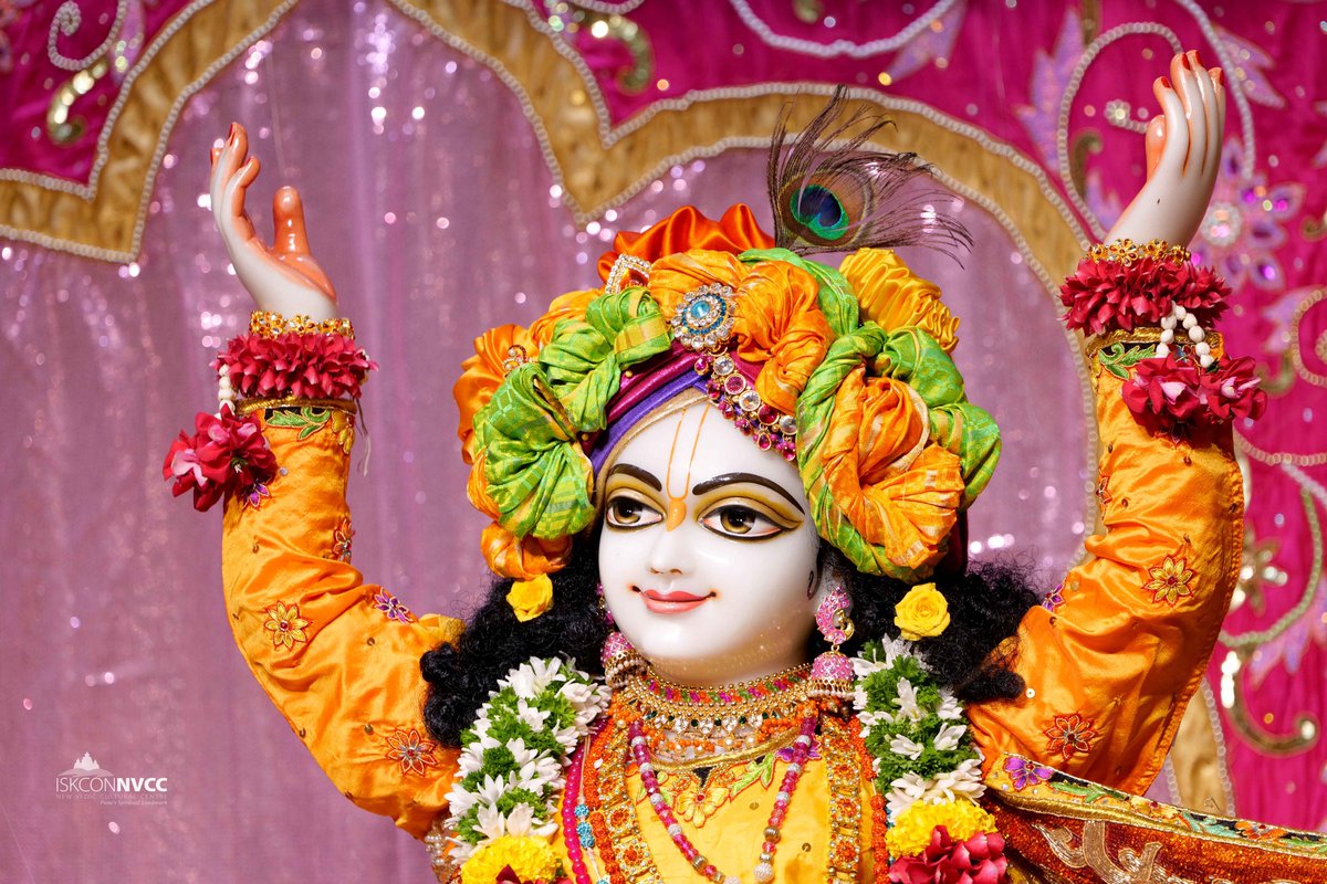 ISKCONPune's tweet photo. 🙏🏽Today's Darshan 📿 🗓17-07-2025🙏
🌷Sri Sri Gaur Nitai🌷
🚩@ISKCONNVCCPune🚩
.
.
#ISKCON #ISKCONNVCC #ISKCONNVCCPune #ISKCONPune
#17thjuly #17thjuly2025 #Thursday #Vrindavan
#Harinaamsankirtan #Radheshyamdas #Radheradhe
#Sankirtan #Kirtan #Mayapur #Prabhupada #iskconmandir https://t.co/NcxgwMJCrV