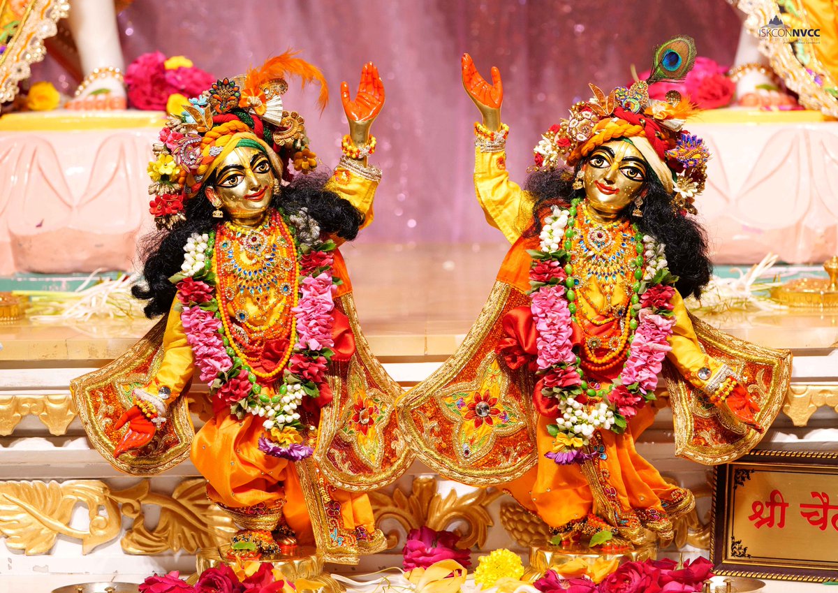 ISKCONPune's tweet photo. 🙏🏽Today's Darshan 📿 🗓17-07-2025🙏
🌷Sri Sri Gaur Nitai🌷
🚩@ISKCONNVCCPune🚩
.
.
#ISKCON #ISKCONNVCC #ISKCONNVCCPune #ISKCONPune
#17thjuly #17thjuly2025 #Thursday #Vrindavan
#Harinaamsankirtan #Radheshyamdas #Radheradhe
#Sankirtan #Kirtan #Mayapur #Prabhupada #iskconmandir https://t.co/NcxgwMJCrV