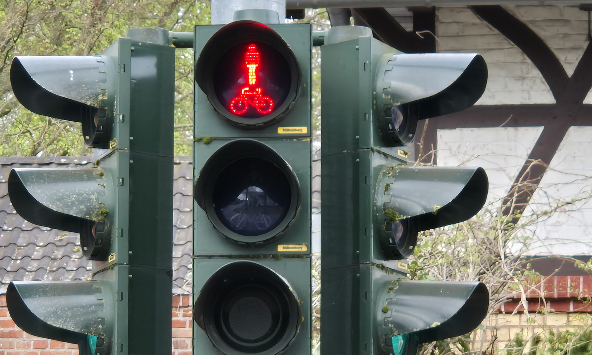 Das sagt strassen.NRW zu Mönchs-Ampeln in Marienfeld: Straßen NRW lehnt die beantragten Mönchs-Ampeln in Marienfeld ab. Die Pressestelle des Landesbetriebs nennt der „Glocke“ die Gründe. dlvr.it/TLySCN