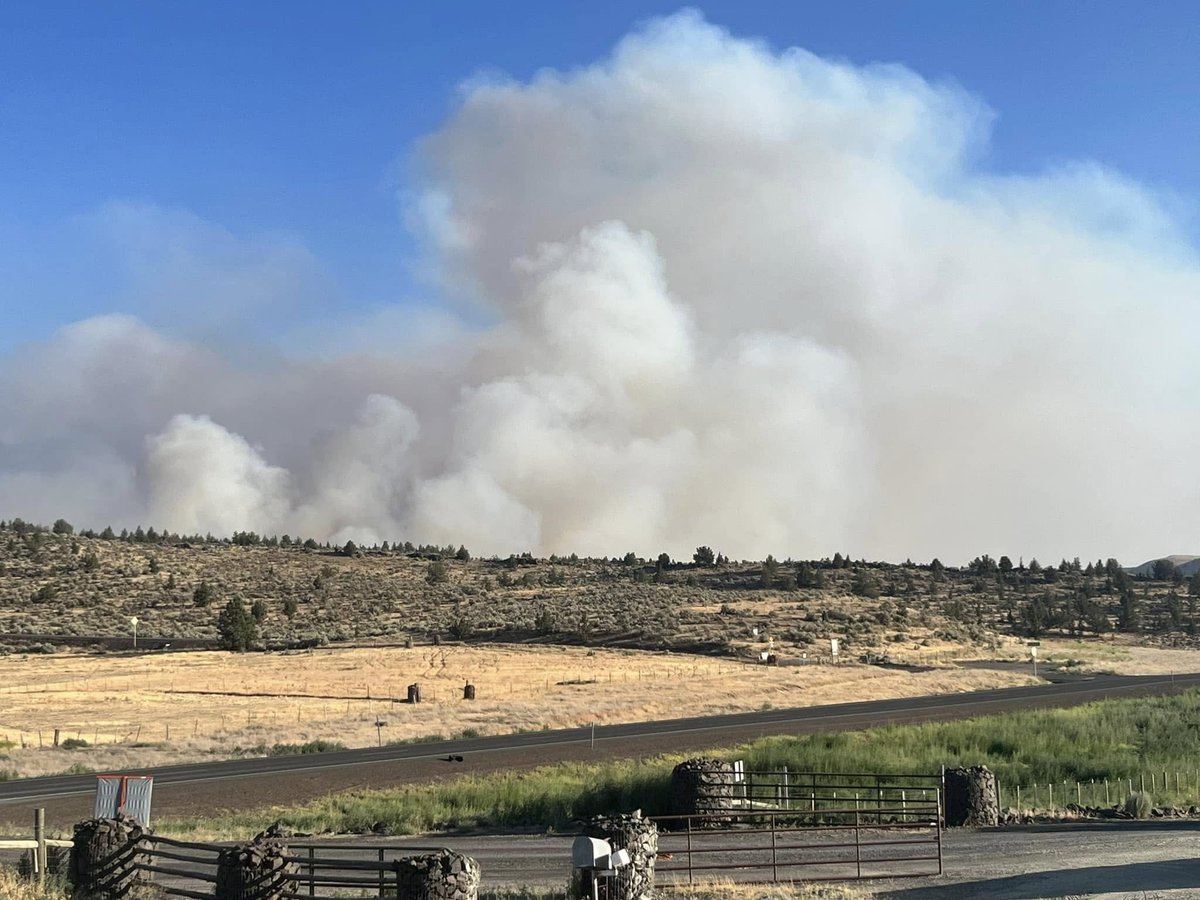 NWFireBlog2's tweet image. ONGOING: 7/16/2025 @ 2015 PT #cramfire #ORwildfires 2025

-64,295 ac
-0% contained
-started 7/13/2025
-Human caused
- 297 homes &amp;amp; 430 minor structures threatened
- 479 personnel w/7 crews &amp;amp; 74 engines
- Evacuations in effect facebook.com/CramFire2025/
PC: Cram Fire Facebook