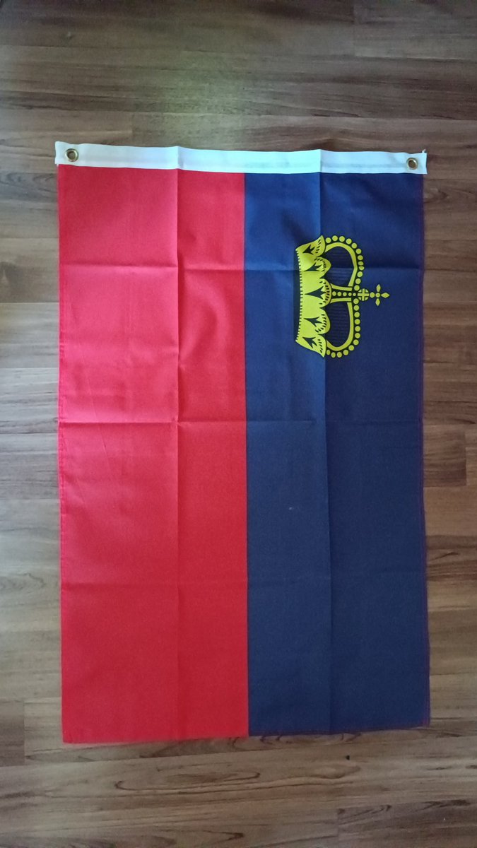 heliogabalus204's tweet image. Goodnight my favorite twitter people, enjoy this picture of my Liechtenstein flag that arrived yesterday!!!!!