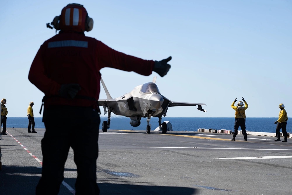 INDOPACOM's tweet image. An F-35B Lighting II aircraft launches from #USSAmerica during #TalismanSabre25, uniting 19 nations. With @PacificMarines, the exercise showcases advanced tech, interoperability & commitment to a #FreeAndOpenIndoPacific.
🔗 bit.ly/3UcGIZF
📸 PO3 Kenneth Melseth