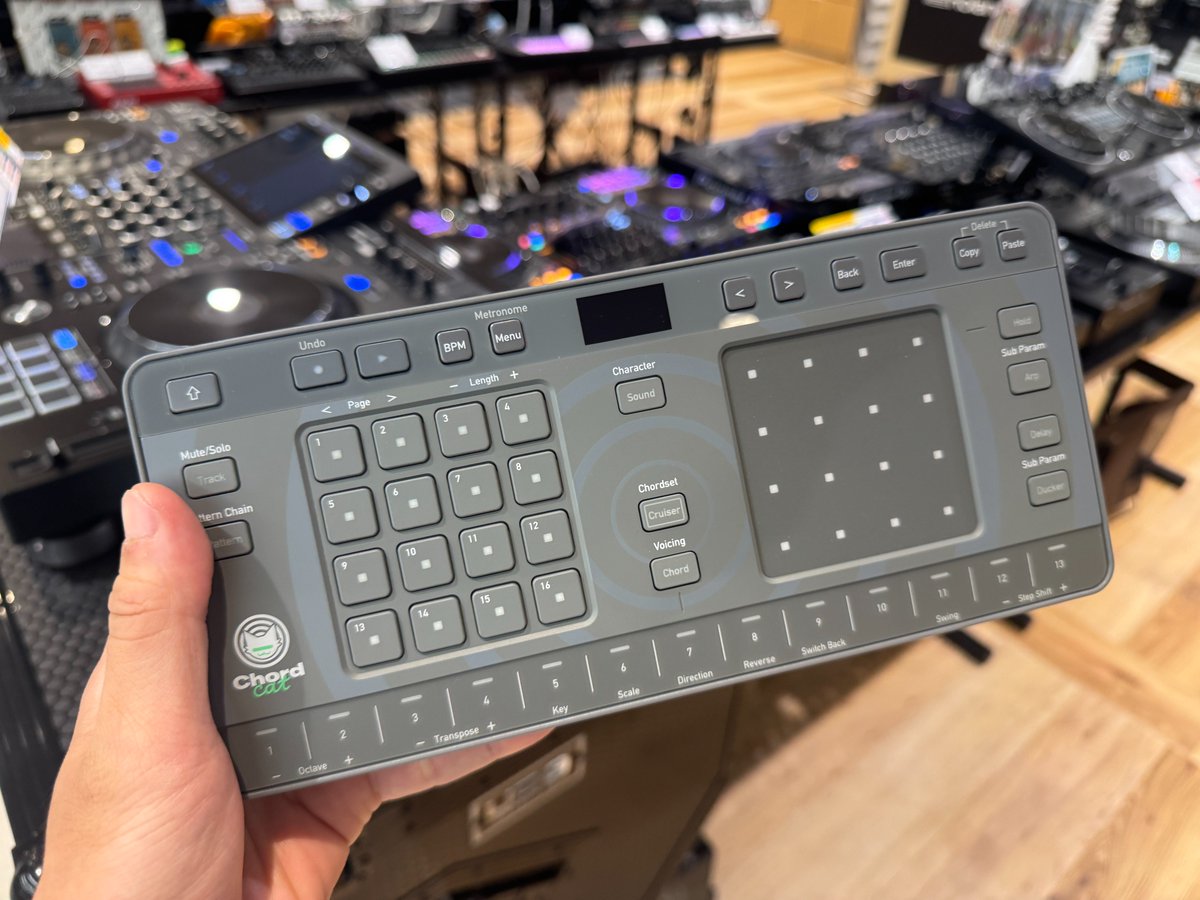 shima_nagoya's tweet image. 話題のAlpha Theta CHORDCATが入荷、本日発売開始です!!
お試しいただける展示機も御用意しております!
初回すでに僅少となっておりますので、気になる方は是非お早めに♪
shimamura.co.jp/shop/nagoya/ar…