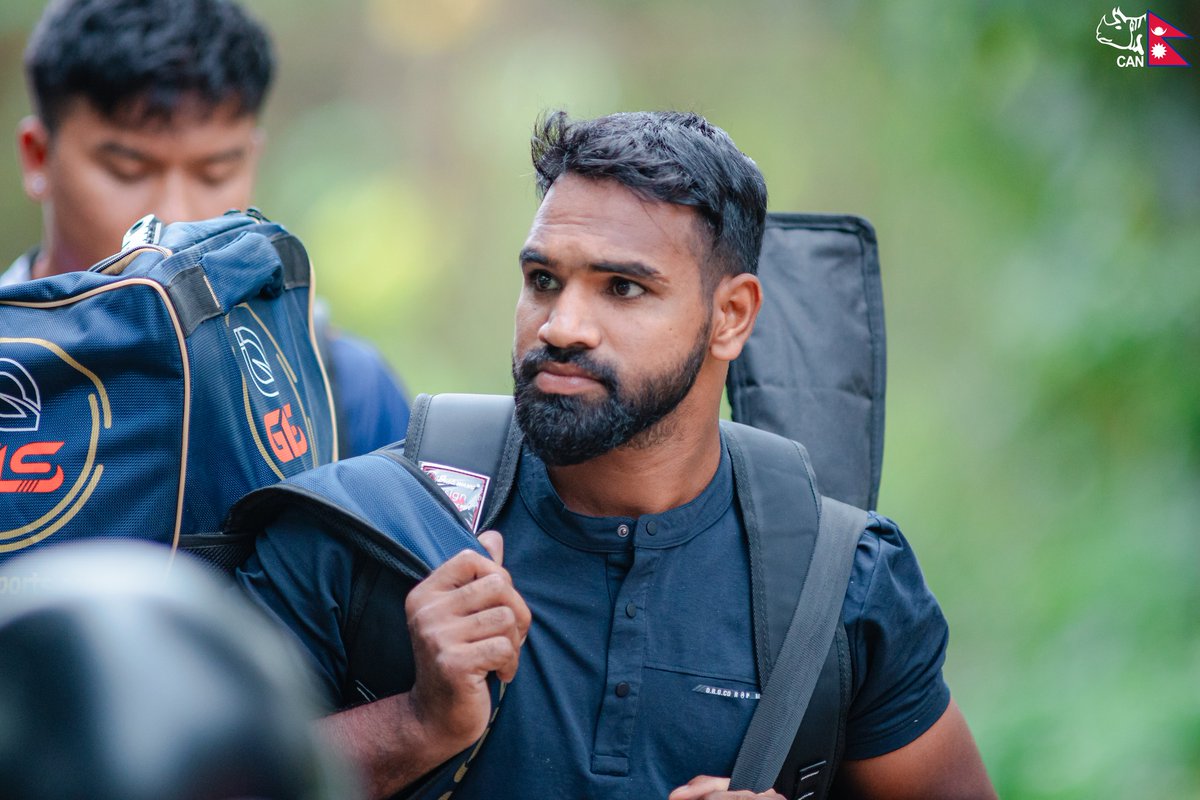 लामो समयसम्म क्रिकेटबाट टाढिनु पर्दा  मनमा चोट परेको छ, पिडा देखो छ। ईख लिएर मैदानमा आउँदैछन् मोहम्मद आदिल आलम (आदिल अन्सारी)। हामी उनलाई विश्वास  गर्न सक्छौँ।