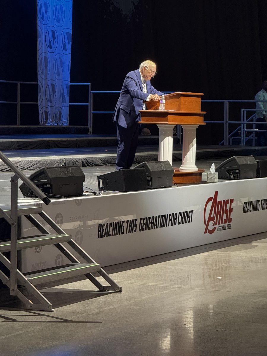 StephenCox_SC's tweet image. Dr. Johnny Pope preached with power tonight!
God was presence was so real from the very beginning of the service.
A great week at Arise! 🙌🏻