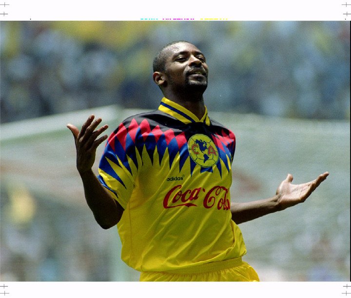 BLimolin's tweet photo. @CARLOSLGUERRERO No soy americanista pero ese uniforme estaba mejor que el actúal https://t.co/MZfyOYHi55
