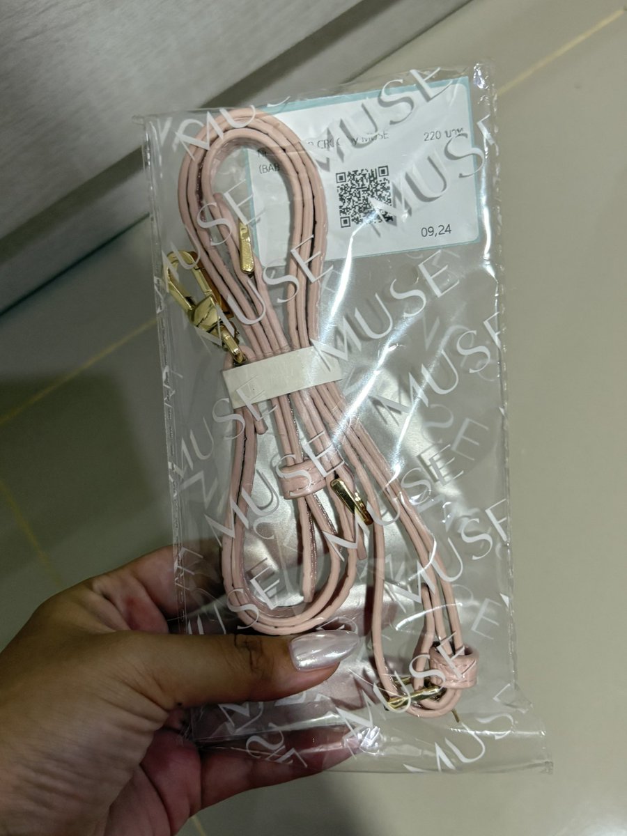 ปล่อยเคสหนัง muse ไอโฟน16 
•ใหม่มากบางอันไม่เคยใส่
• บางอันใส่ครั้งเดียว
• รูป1-2เคสหนังคลุมรอบเครื่องใหม่มากไม่เคยใช้ 850/890
•รูป3 เคยใส่ครั้งนึง 590
• สายห้อยคอไม่เคยใส่ 150
 #เคสไอโฟน #เคสไอโฟน16 #เคสหนัง #เคสมือสอง